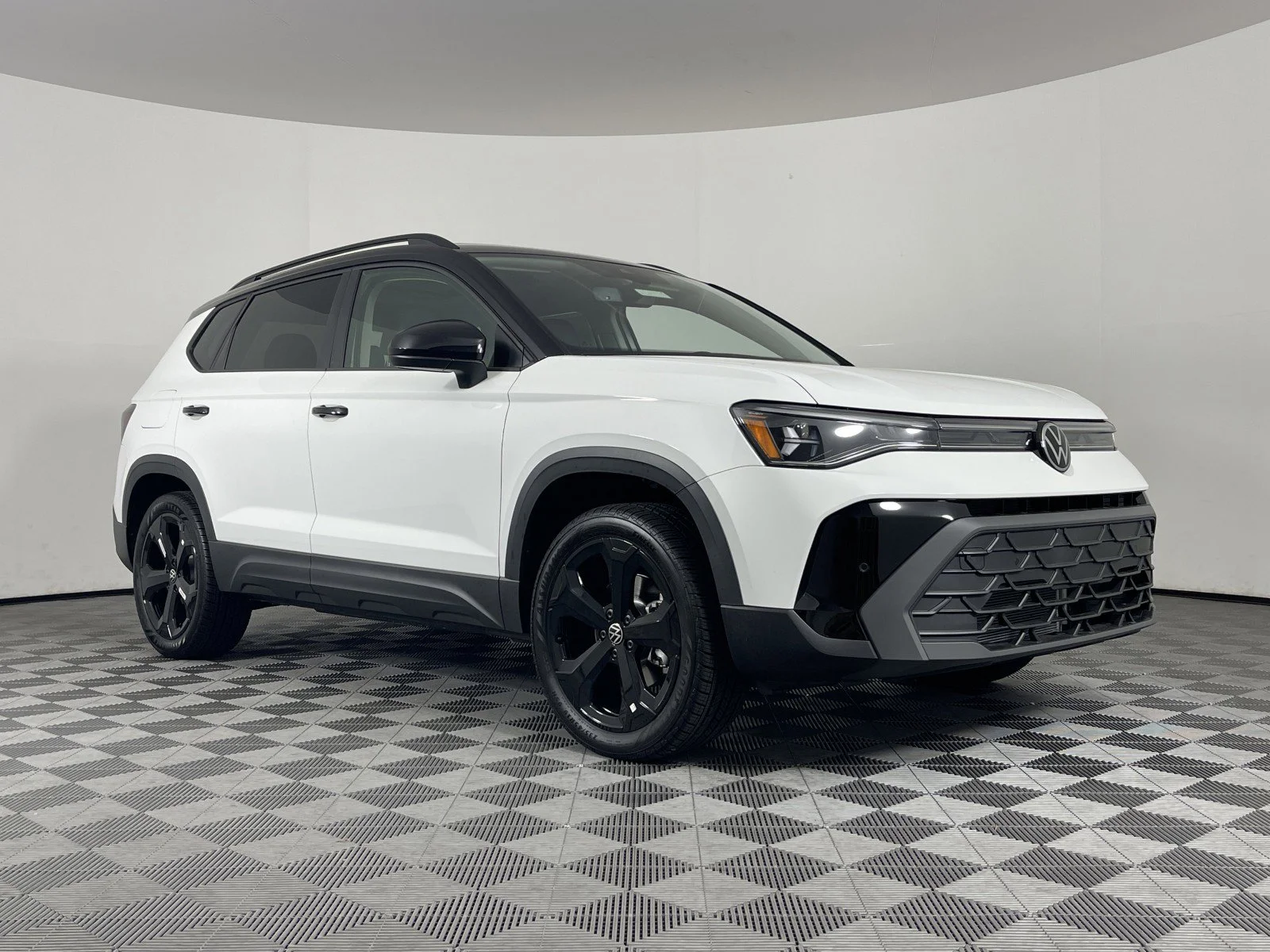 2025 Volkswagen Taos SE Black - Photo 19