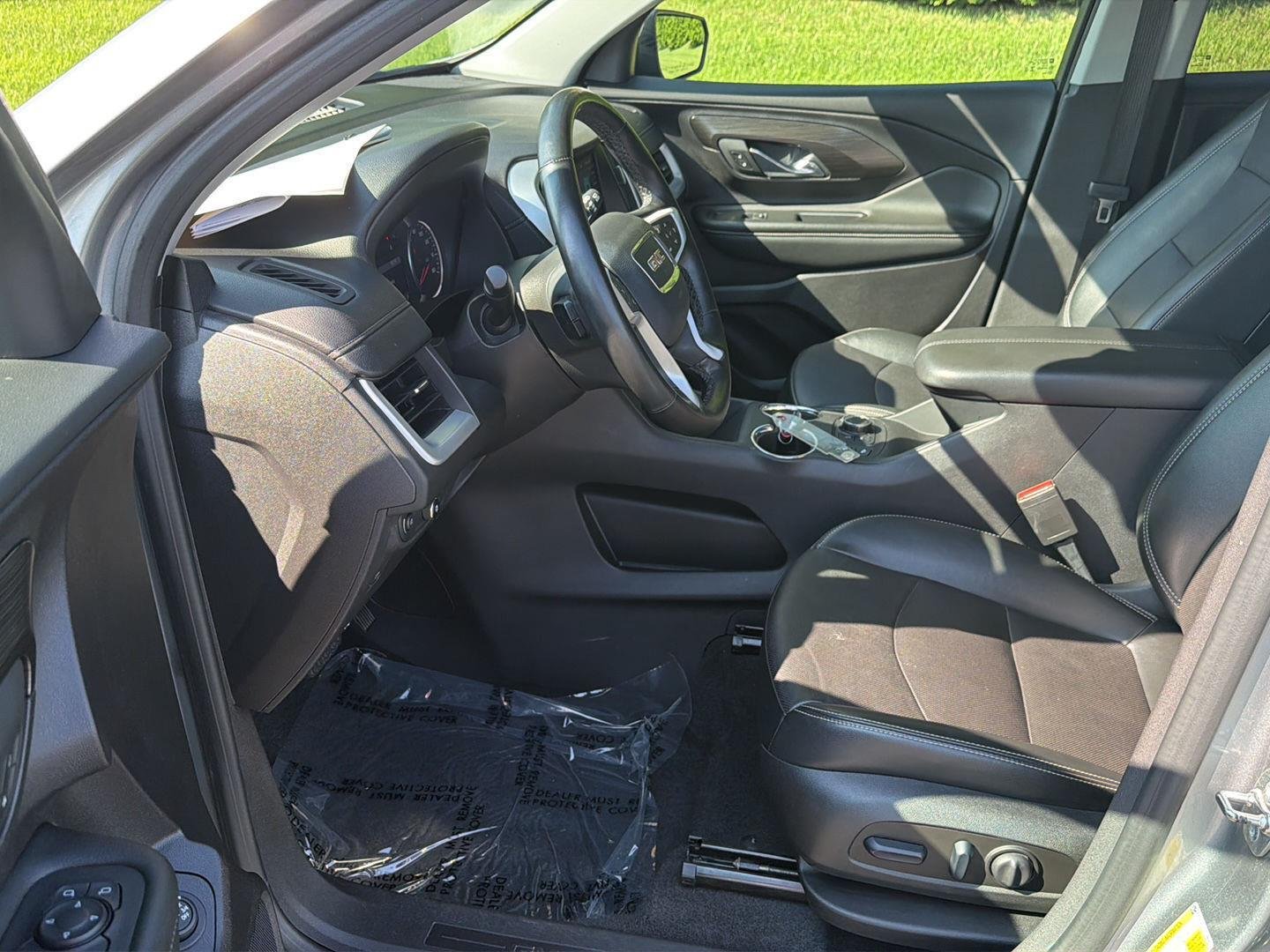 Used 2024 Sterling Metallic GMC SLT image 10