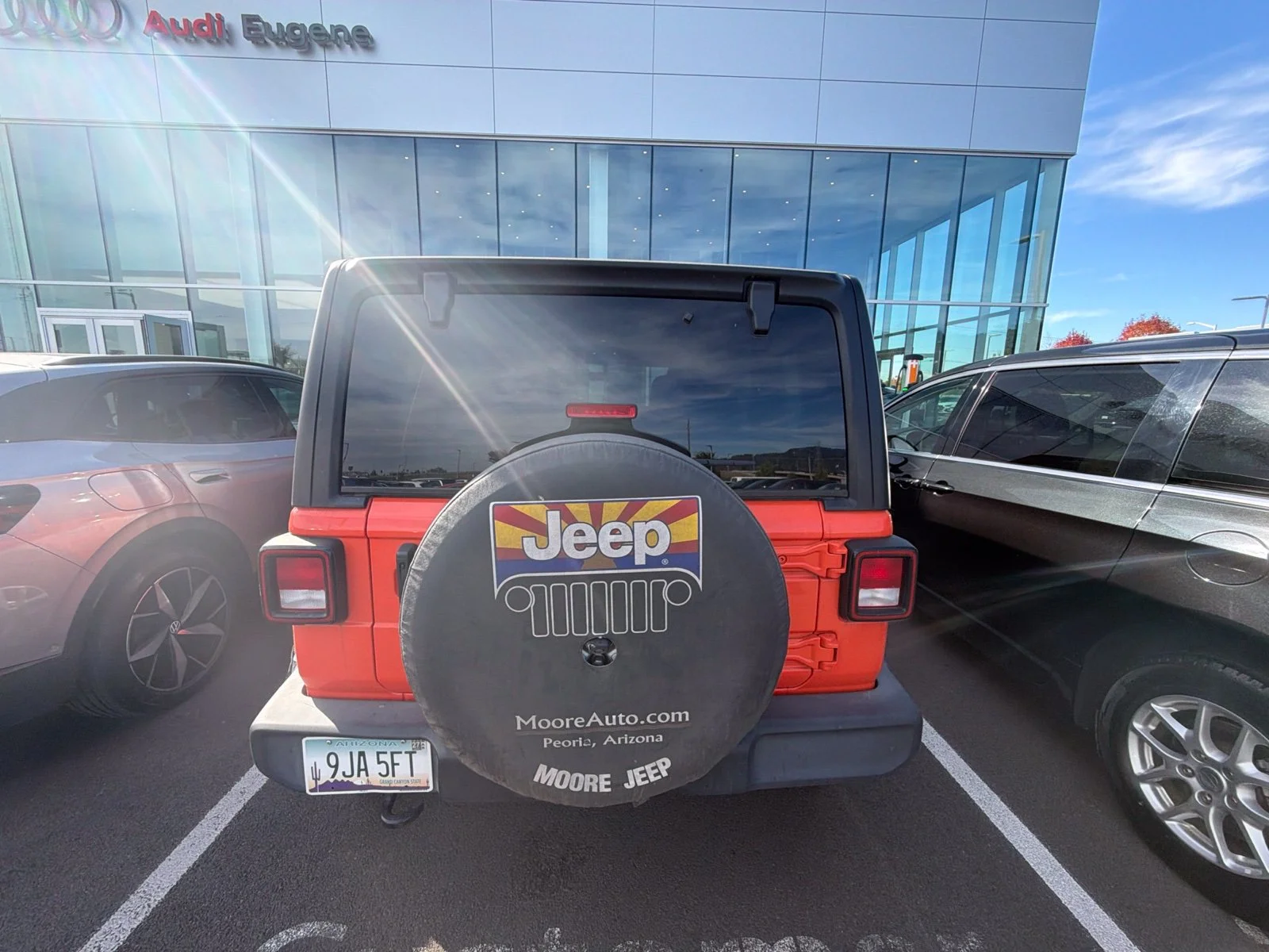Used 2023  Jeep Sport S image 9