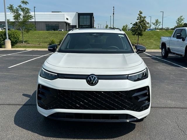 New 2026 Opal White Pearl Volkswagen 2.0T SE R-Line Black image 2