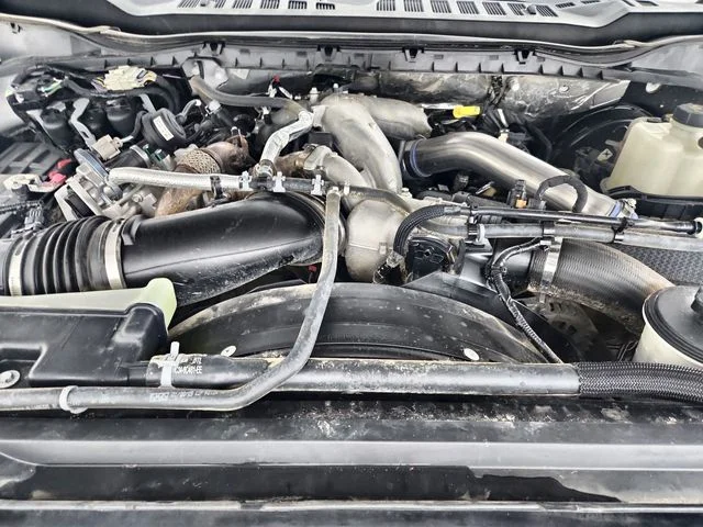 Used 2025 Oxford White Ford XLT image 33