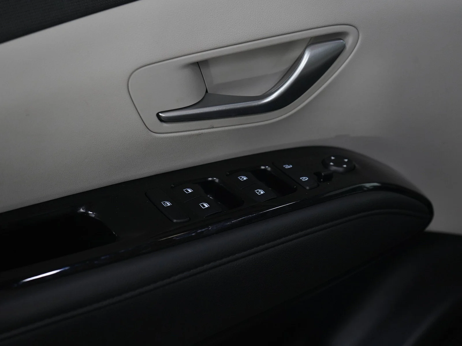 Used 2022 Phantom Black Hyundai SEL image 21