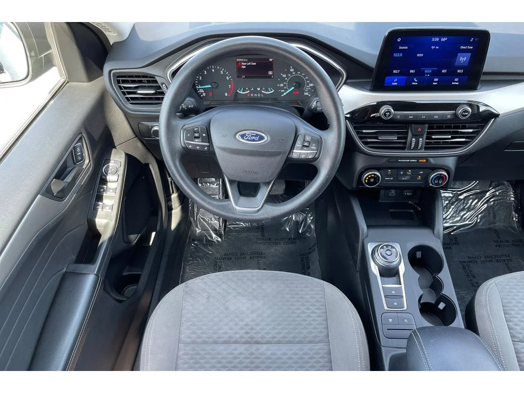Used 2022 ICONIC SILVER Ford SE image 17