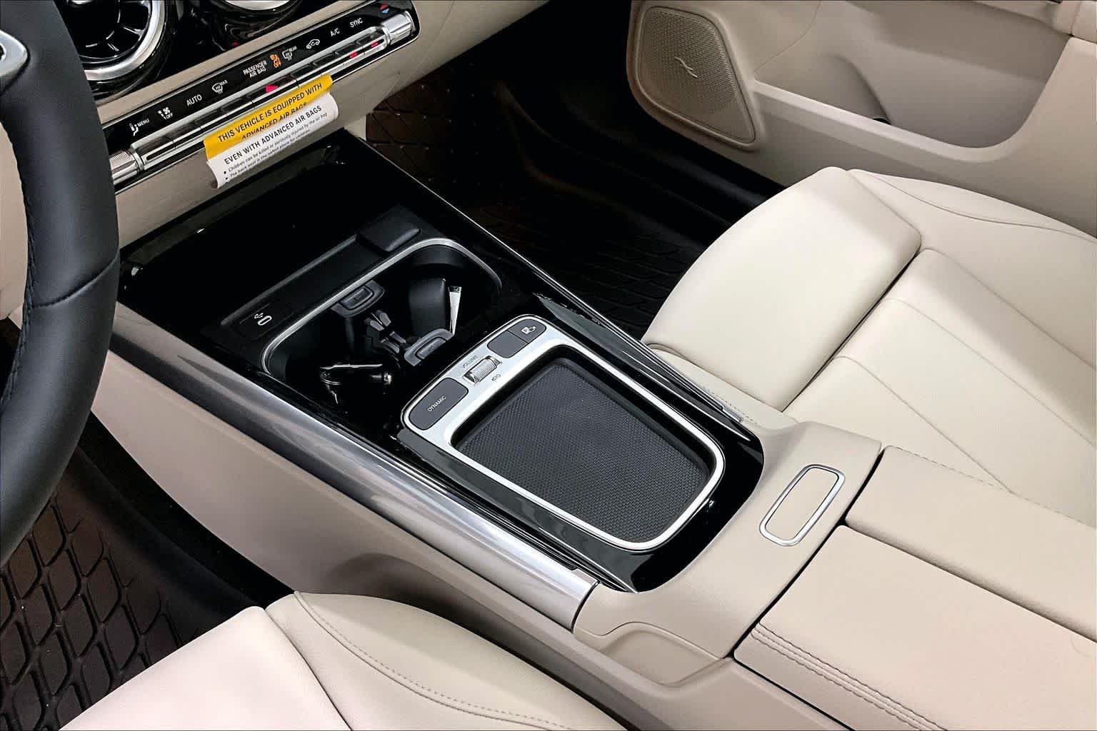 New 2026 Polar White Mercedes-Benz GLA 250 image 7