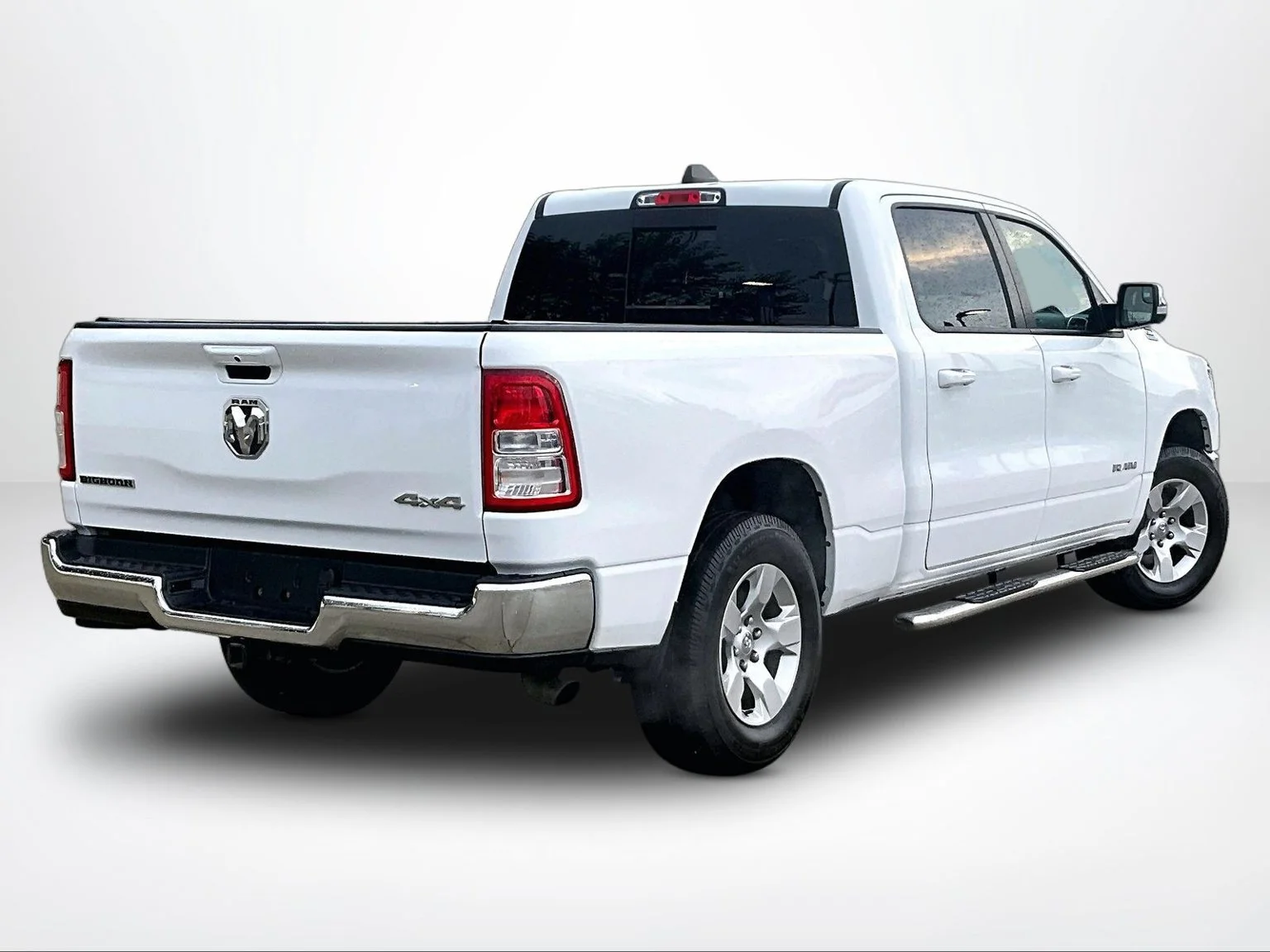 Used 2022 White Ram Big Horn/Lone Star image 3