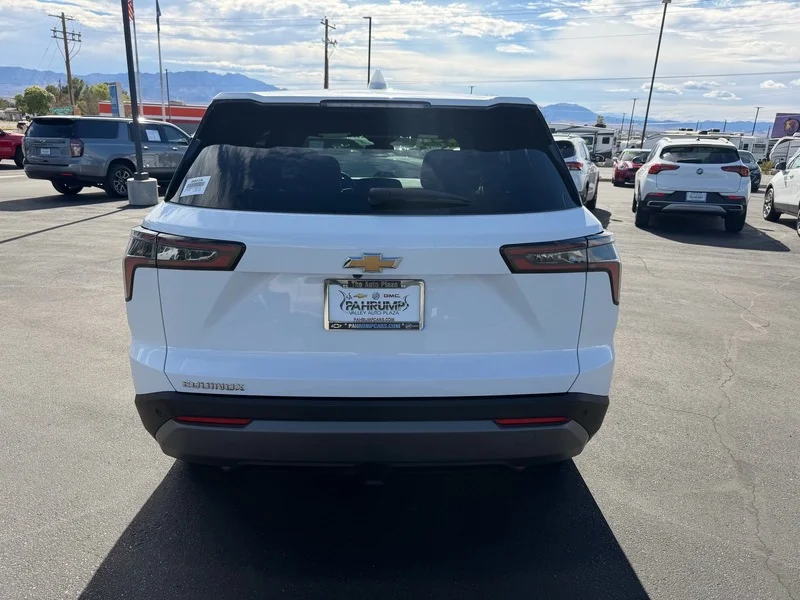 Used 2026 Summit White Chevrolet LT image 4