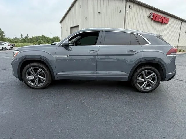 Used 2024 Gray Volkswagen 2.0T SEL R-Line image 6