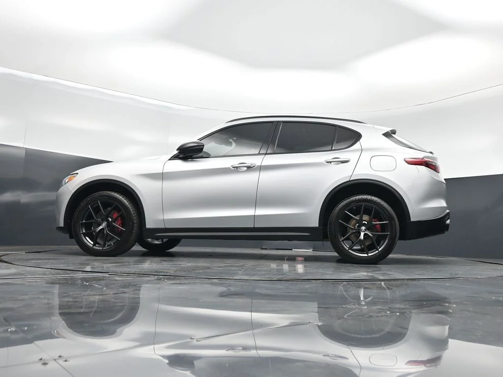 Used 2020 Gray Alfa Romeo Base image 7