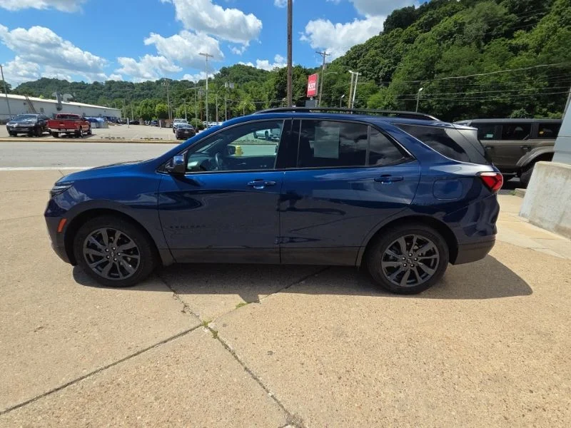 Used 2022 Blue Chevrolet RS image 4