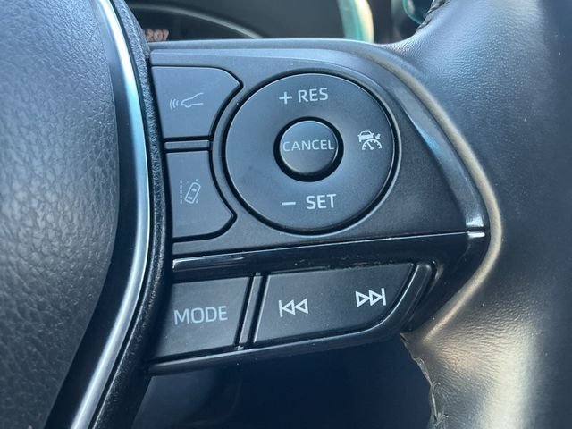 Used 2021  Toyota XLE image 18