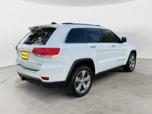 Used 2015 White Jeep Limited image 5