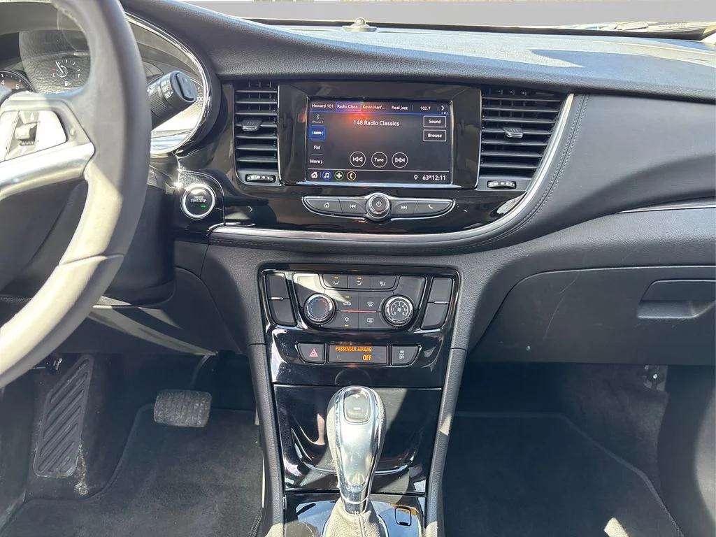 Used 2022 White Buick Preferred image 19