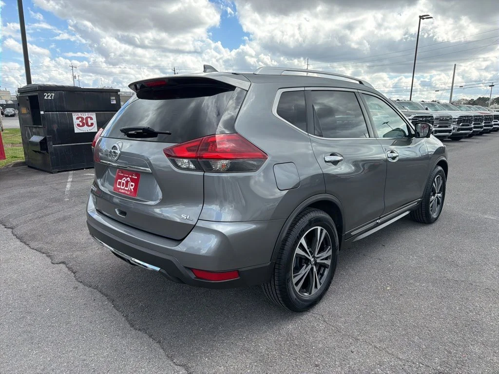 Used 2018 Gray Nissan SL image 3