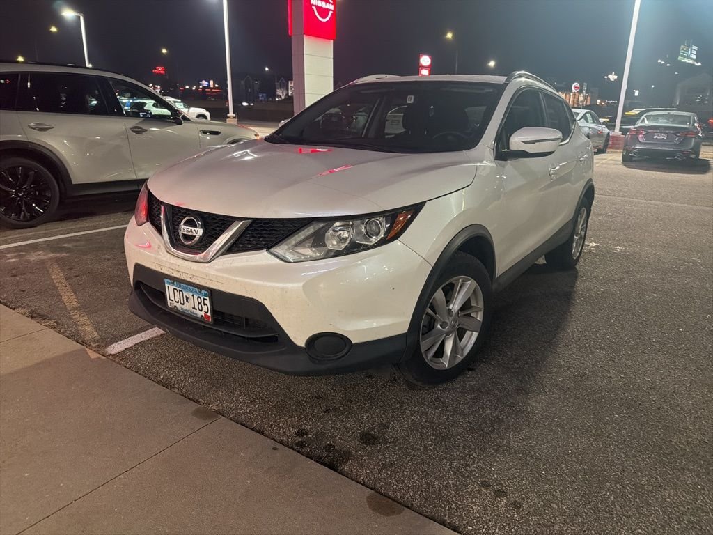 Used 2017 Nissan Rogue Sport SV with VIN JN1BJ1CR7HW118581 for sale in Rochester, Minnesota