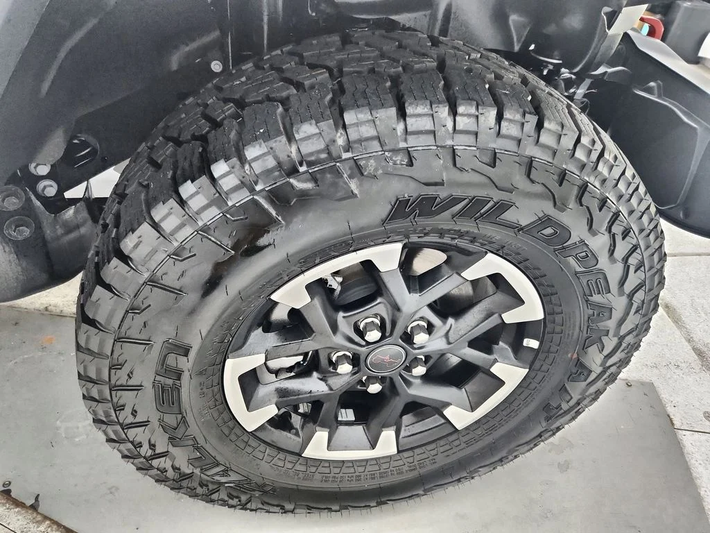 New 2026 Bright White Clearcoat Jeep Rubicon image 33