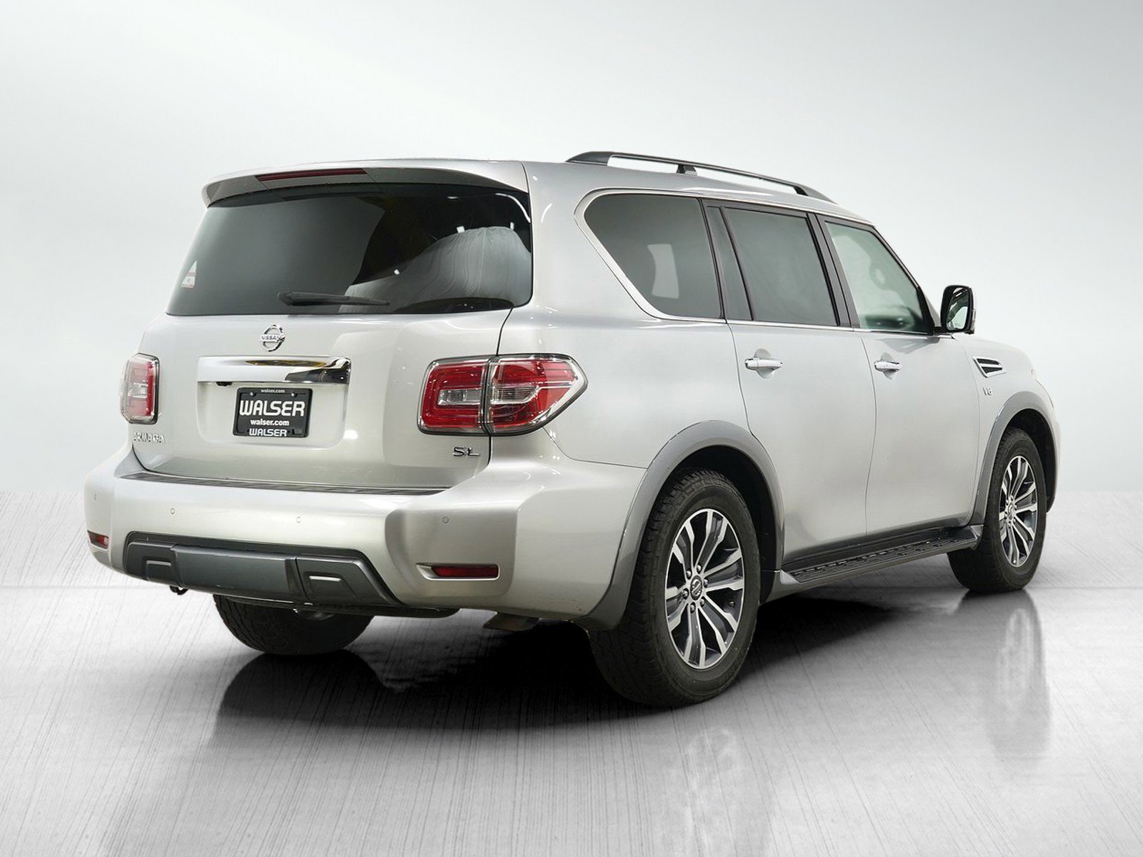 Used 2019 Brilliant Silver Metallic Nissan Sl image 5