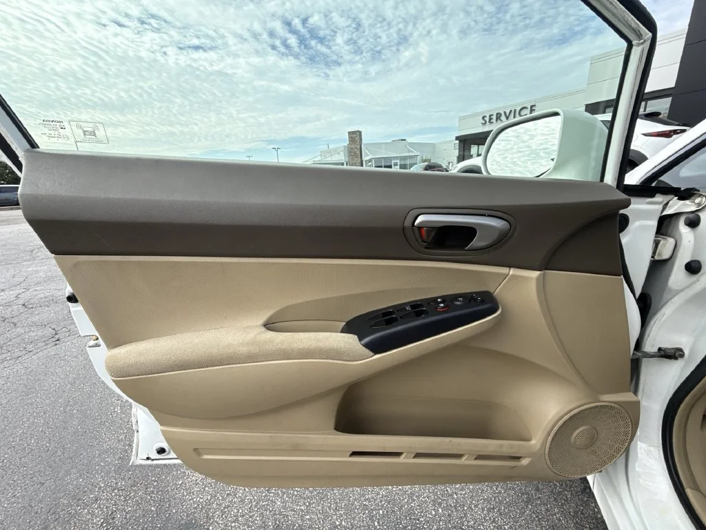 Used 2008 White Honda LX image 13
