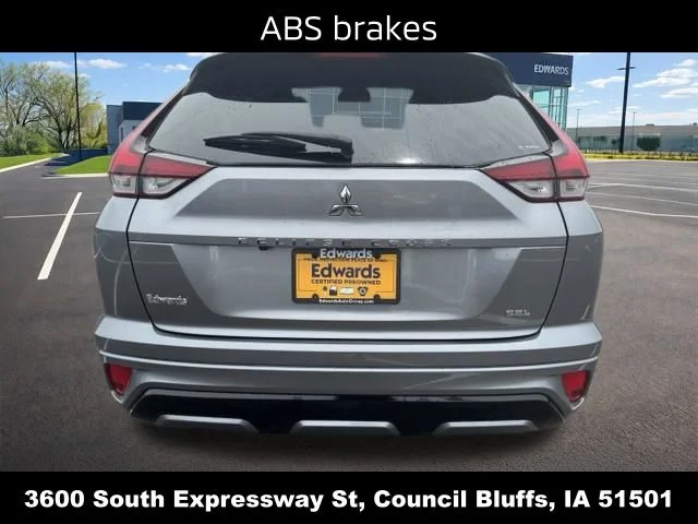 Used 2024  Mitsubishi SEL image 7