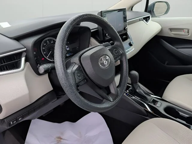 Used 2022 White Toyota LE image 12