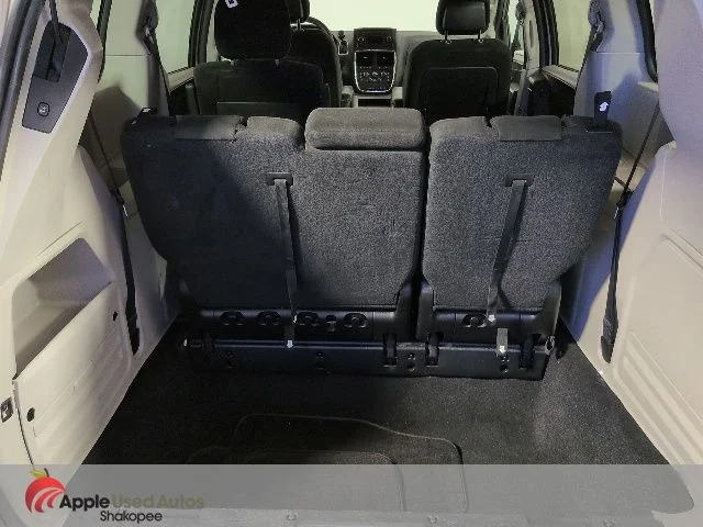Used 2016 Beige Dodge SXT image 10