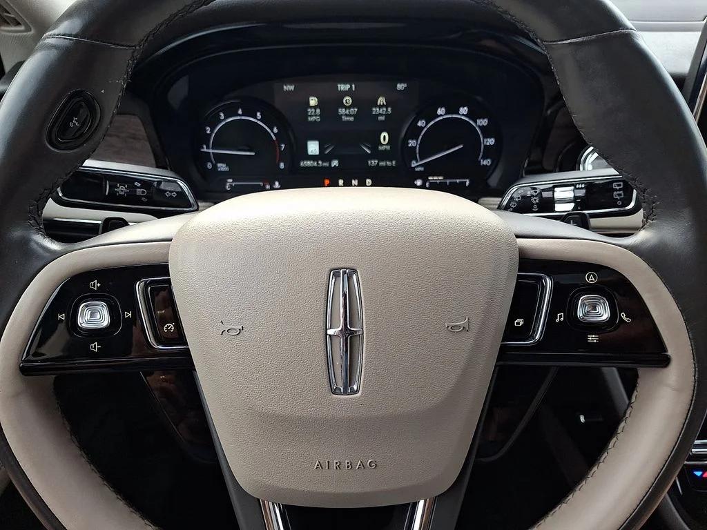 Used 2020 White Lincoln Reserve image 20
