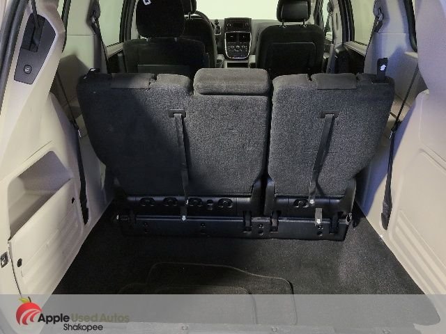 Used 2016 Beige Dodge SXT image 10