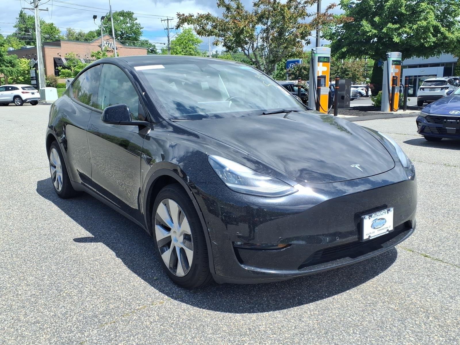 Used 2021 Solid Black Tesla Long Range image 3