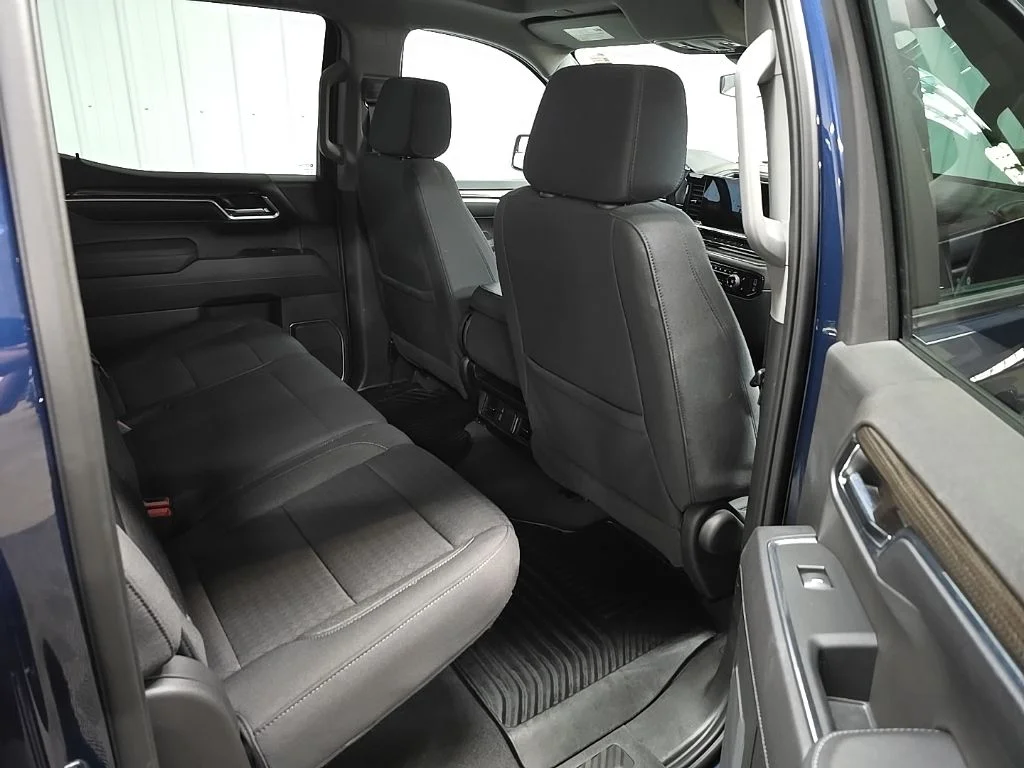 Used 2023 Blue Chevrolet LT image 17