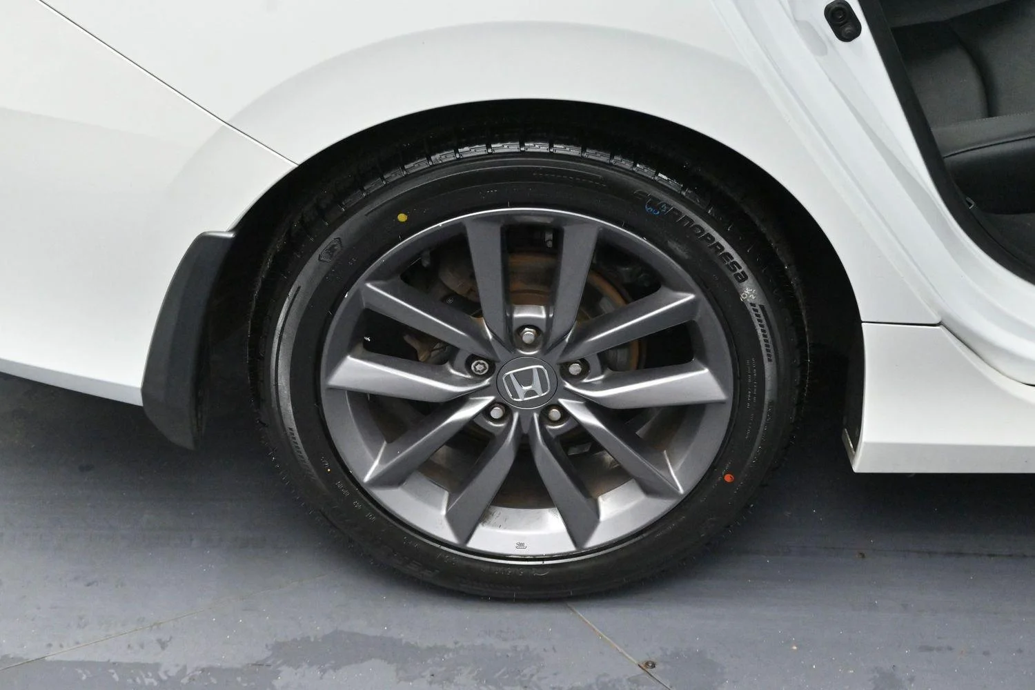 Used 2020 White Honda EX-L image 33