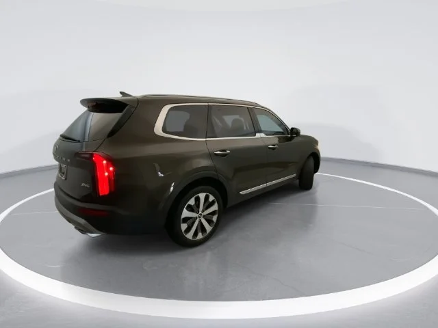 Used 2021 Green Kia S image 4
