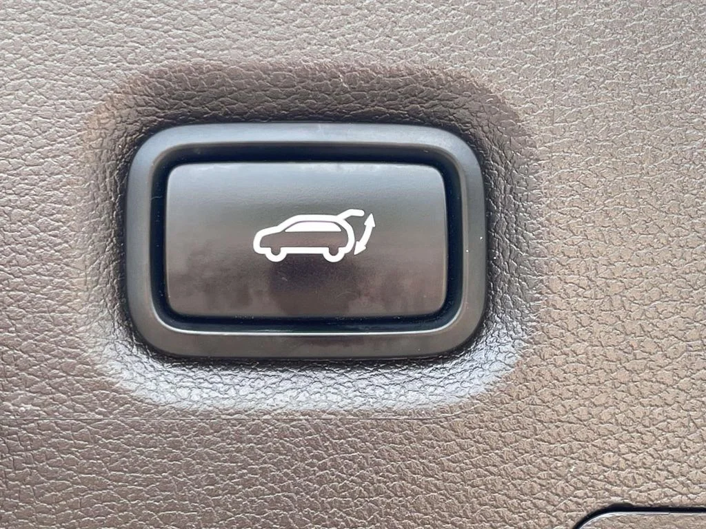 Used 2020 Blue Hyundai Limited image 9
