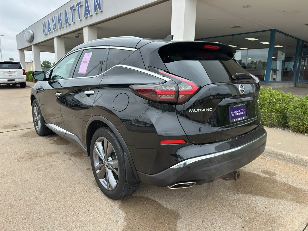 Used 2021 Magnetic Black Pearl Nissan Platinum image 6
