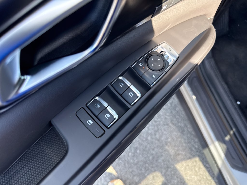 New 2027 Silver Kia EX image 11