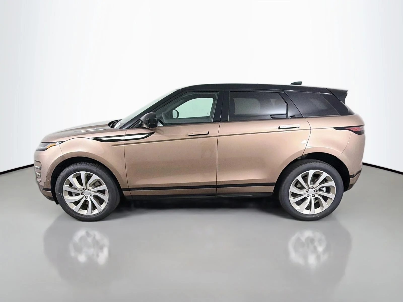 New 2026 Corinthian Bron Land Rover Hoxton Edition image 2