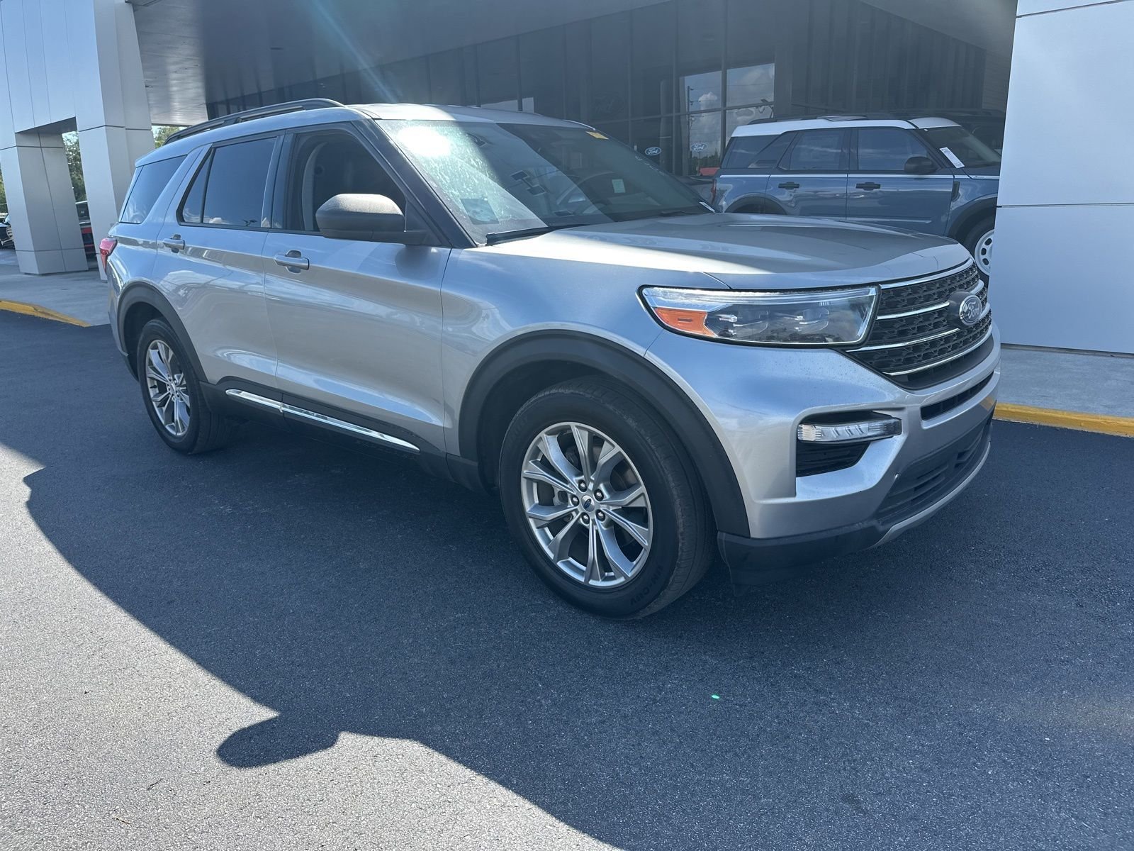 2023 Ford Explorer XLT RWD's photo