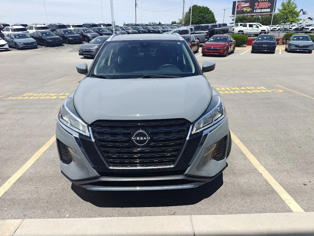 2024 Nissan Kicks 1.6 SV's photo