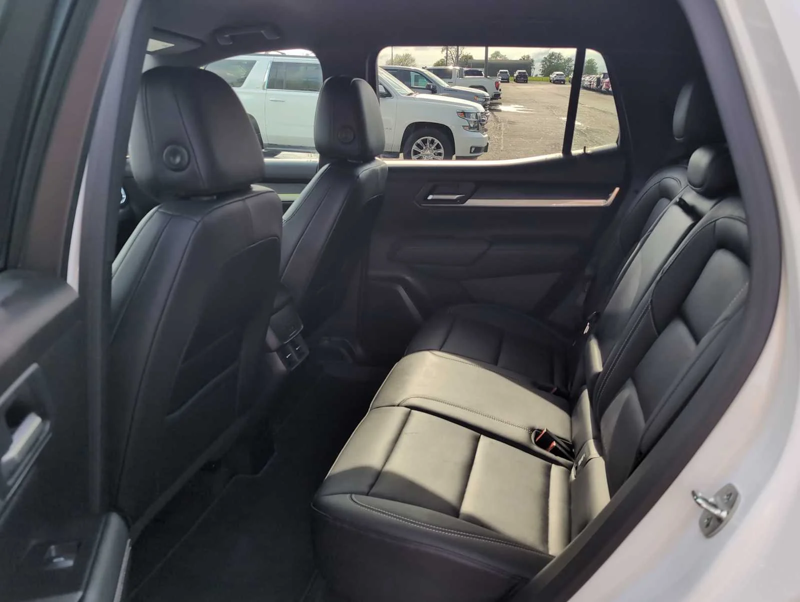 Used 2026 Summit White GMC Elevation image 27
