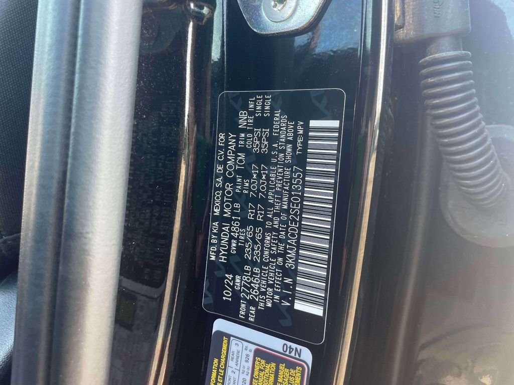 Used 2025 Black Hyundai SE image 18