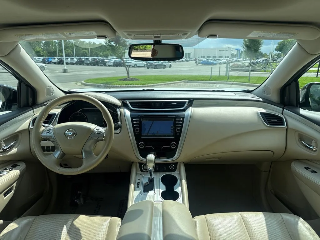 Used 2015 Pearl White Nissan SL image 16