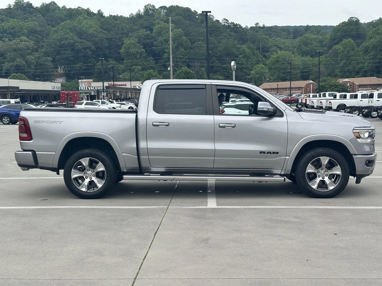 Used 2020 Billet Silver Metallic Clearcoat Ram Laramie image 8