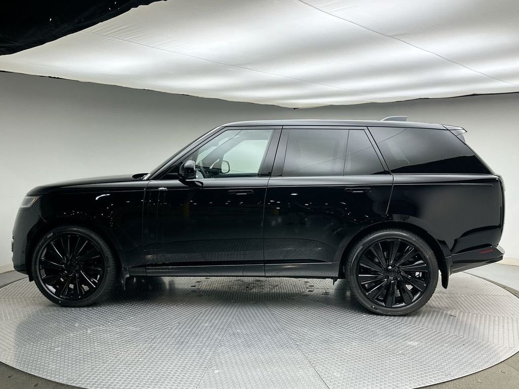 New 2026 Narvik Black Land Rover SV image 2