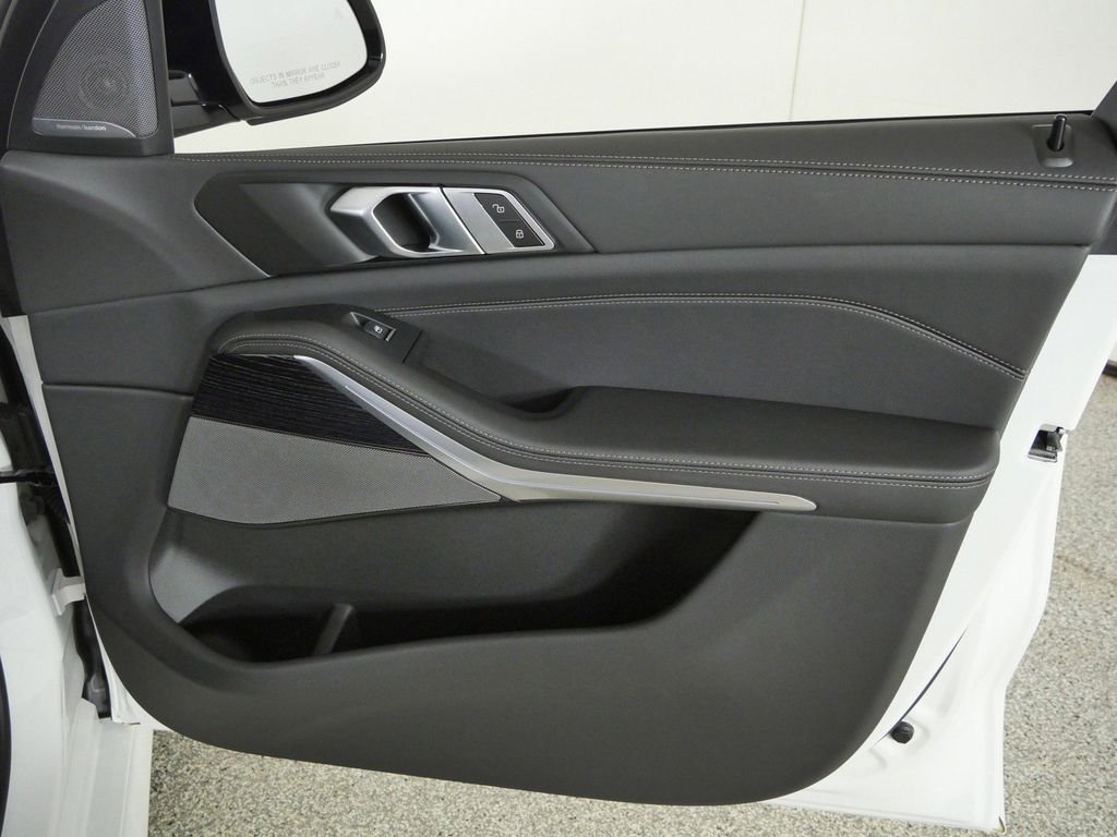 New 2026 Alpine White BMW xDrive40i image 19