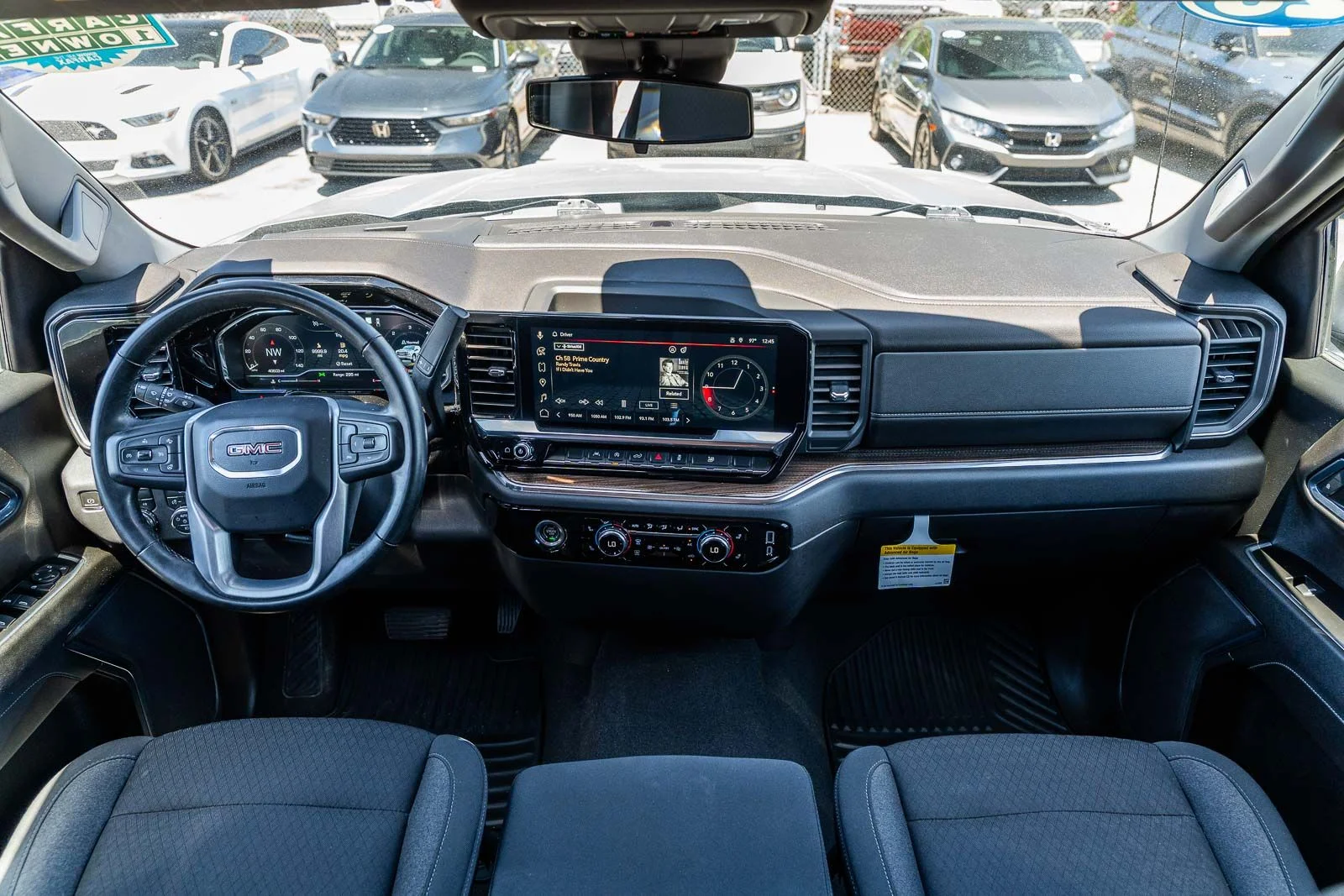 Used 2023 Silver GMC Elevation image 29