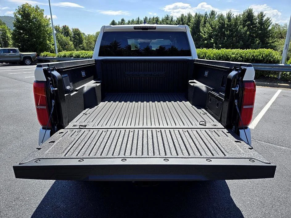 2025 Toyota Tacoma TRD Off Road - Photo 15