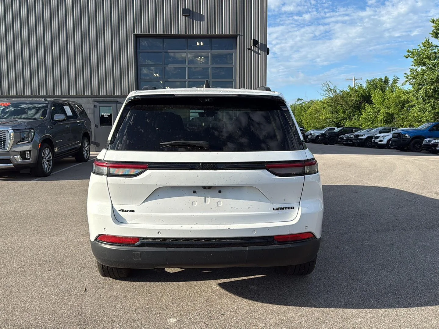 Used 2023 Bright White Jeep Limited image 4