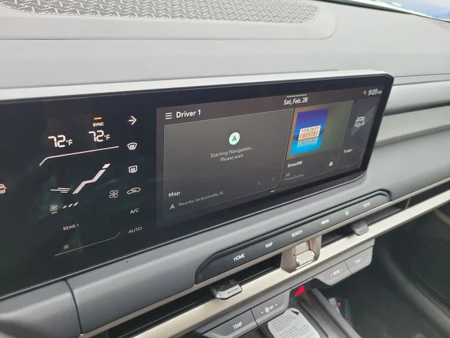 New 2027 Ivory Silver Kia S image 15