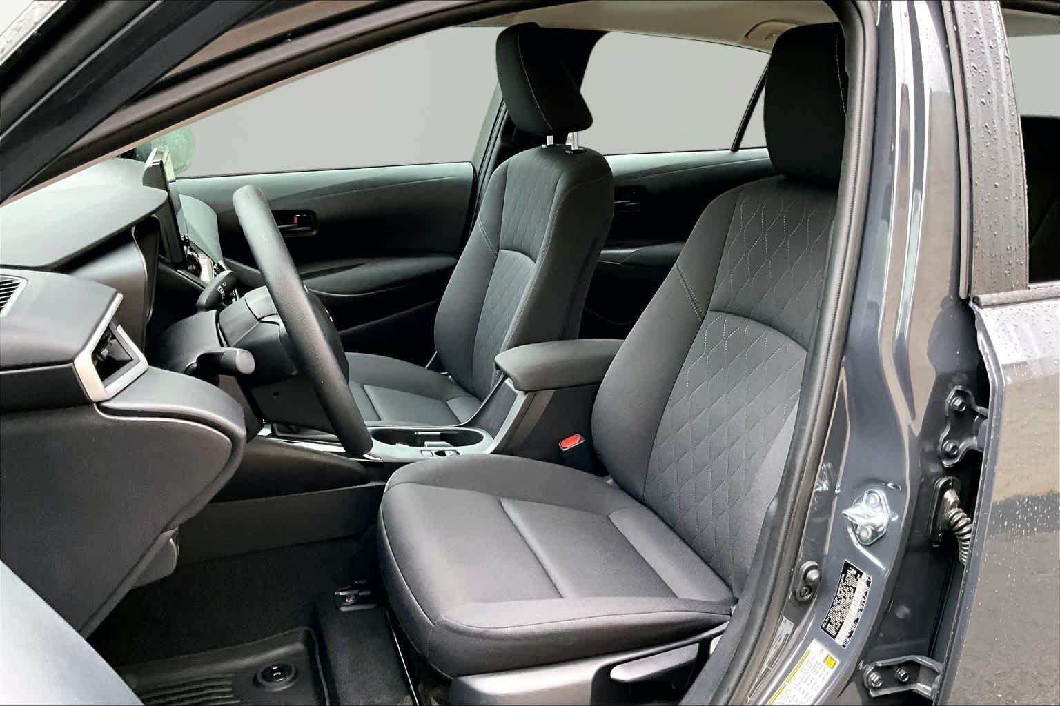 Used 2025 Underground Toyota LE image 8