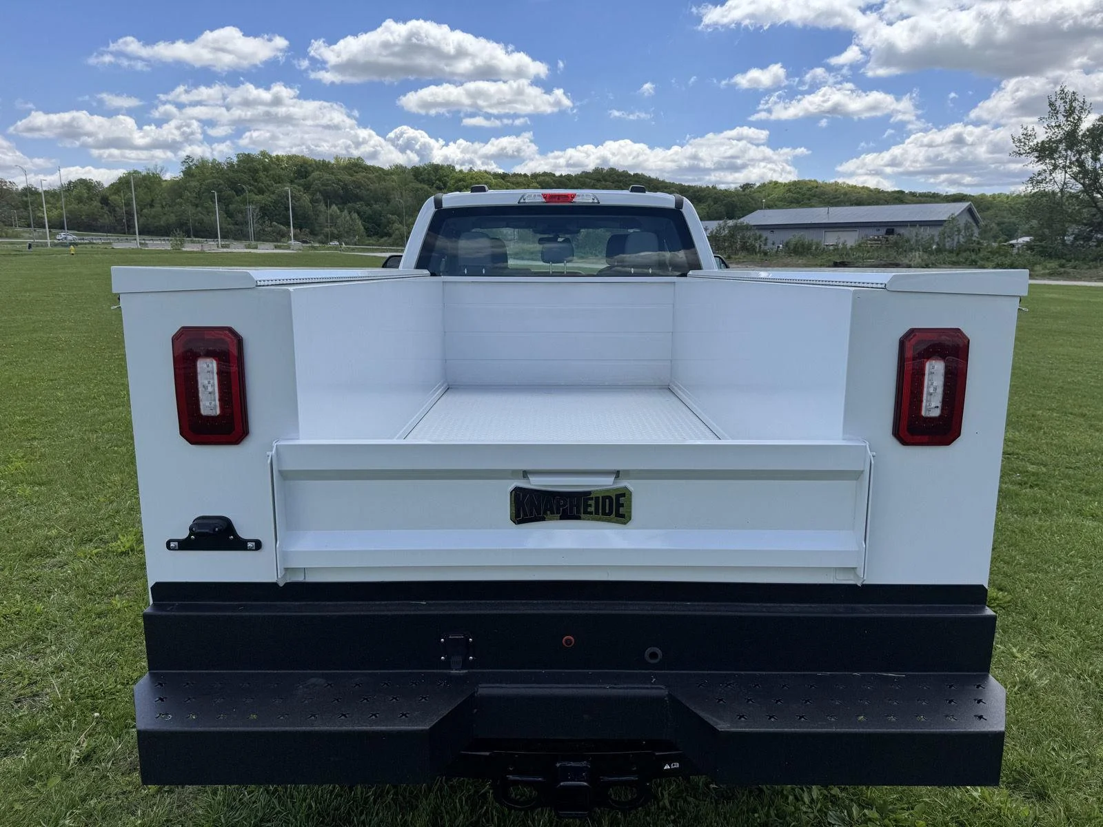New 2026 Oxford White Ford XL image 5