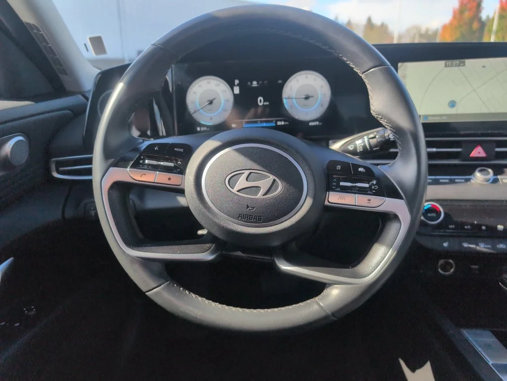 Certified Used 2025 Blue Hyundai SEL Convenience image 21