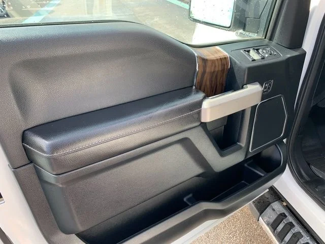 Used 2020 White Ford Lariat image 20